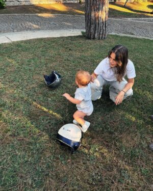 Aslı Enver Instagram - Yürümek de uçmak gibi bi’şey🐥  Toddler - Emotionally unstable pint-sized dictator with the uncanny ability to know exactly how far to push you towards utter insanity before reverting you to a lovable cuddle-monster🪽