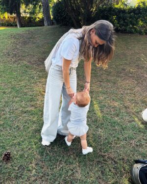 Aslı Enver Instagram - Yürümek de uçmak gibi bi’şey🐥  Toddler - Emotionally unstable pint-sized dictator with the uncanny ability to know exactly how far to push you towards utter insanity before reverting you to a lovable cuddle-monster🪽
