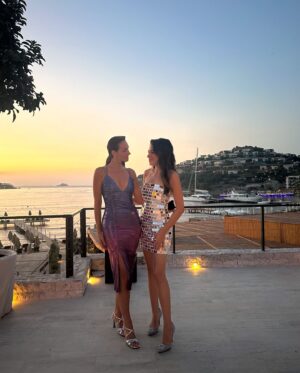 Aslı Mavitan Instagram - Nurçe & Emir 🤍
#preweddingparty 

Dress: @alposphere 
#reklam
