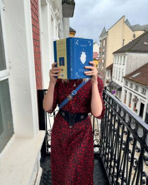 Aurora Aksnes Instagram - Me with my new book: a series 📖💙🫀