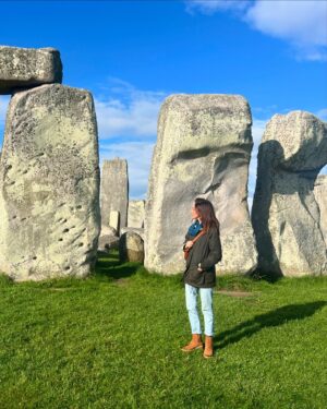 Autumn Reeser Instagram - Stone-d. ꩜ ☾☼

@ameyacohen 
@savestonehenge_whs