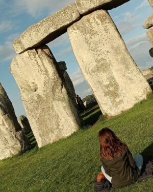 Autumn Reeser Instagram - Stone-d. ꩜ ☾☼

@ameyacohen 
@savestonehenge_whs