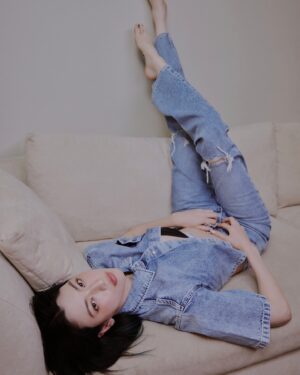 Ayaka Miyoshi Instagram - 😝

@calvinklein 
@sopialand 
@yudai_makino