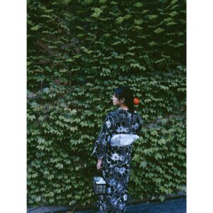 Ayame Misaki Instagram - #りんご飴 #夏祭り #夏休み #夏の終わり #浴衣 #夏 #japan
#yukata #yukatagirl #kimono #kimonogirl #kimonostyle