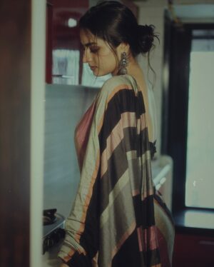 Ayesha Khan Instagram - Aaja piya….
📷- @rahulpurohitofficial 
Wearing- @chidiyaaonline