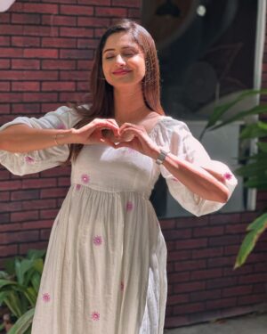 Ayesha Zeenath Instagram - Postive vibes only 🤍

.
.
.
#postive #energy #happy #soul #vibes #love