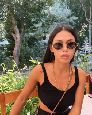 Aylin Engör Instagram - Kahve : 5 dakika sonra her şey yoluna girer 😌☕️