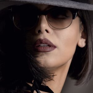 Azade Mehdizade Instagram - سپاسگزار خداوند باشیم که خورشید را خیلی بالاها در آسمان بند کرده است در غیر این صورت یکی پیدا میشد خاموشش کند به این بهانه که یک رفیق حزب مخالف ، خیلی عینک دودی می فروشد...
عکس از @monem_kasirloo 🌷