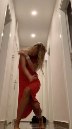 Bade Işcil Instagram - 🎶 💃🏼 ❤️ Asi es la vida
El mañana no importa, es el hoy lo que adoro