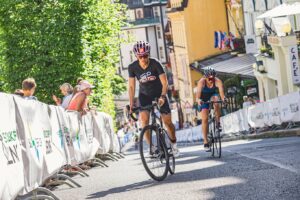 Barbora Strýcová Instagram - Zpátky ve hře – doslova! 
První triatlon za mnou. 🙏🏻

Tyhle chvíle pro mě jsou pro mě nesmírně důležité. Máte je taky? 

Stačí si někdy najít chvílinku. Ať už je to běh, procházka, nebo si třeba jen v klidu vypít kafe (bez toho, že by vás někdo tahal za nohavici). Někdy prostě potřebujeme být samy sebou, abychom pak mohly být ty supermamky, co zachraňují svět (nebo aspoň domácnost). 
Všechno je o rovnováze... a občas i jenom o tom, schovat se před dětmi na záchodě. 😉

@citytriathlon