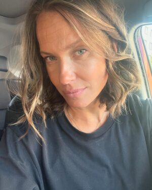 Barbora Strýcová Instagram - One face and two different make up!! 
💄🚴‍♀️😅