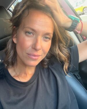 Barbora Strýcová Instagram - One face and two different make up!! 
💄🚴‍♀️😅