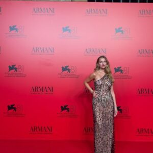 Beatrice Vendramin Instagram - The Armani fragrance launch party was absolutely dazzling. so much sparkle and energy! It’s always a pleasure to see Armani celebrating the magic of cinema in Venice. ❤️‍🔥

(and I have to say, it was the first party where it was insanely hot, but at least everyone smelled amazing!!) @armanibeauty #ArmaniSi#makeup#invitedby#Venezia81 @giorgioarmani