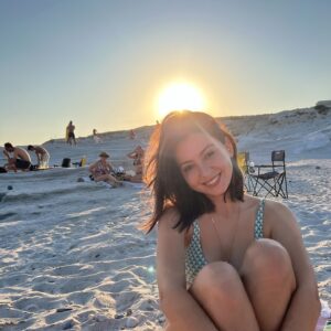Belemir Temizsoy Instagram - Hiç bir fotoğraf eleyemediğim için tüm tuşlara bastım😅🌞
24’ Delikli Koy