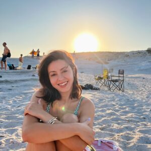 Belemir Temizsoy Instagram - Hiç bir fotoğraf eleyemediğim için tüm tuşlara bastım😅🌞
24’ Delikli Koy