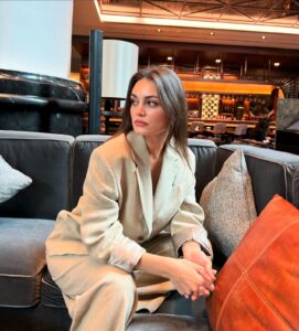 Actress Belgin ?im?ek HD Photos and Wallpapers October 2024