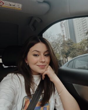 Bia Jordão Instagram - uma selfie, coisa pouco vista por aqui 🤳🏻