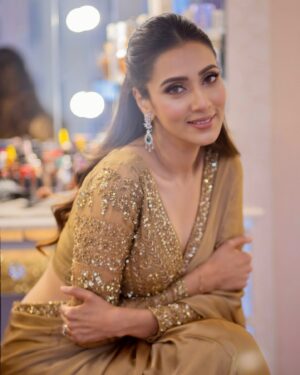 Bidya Sinha Saha Mim Instagram - Little moments make big memories.💛

P.c- @bownerdighi