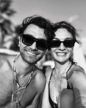 Birce Akalay Instagram - Bugün çok güzel bir gün.
Çok yaşa sevgilim! 
İyi ki doğdun.
Seni çok seviyorum.

🧜🏻‍♀️🪢🧜🏻‍♂️

🪬