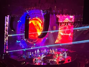 Blanca Lewin Instagram - Yo le habría puesto más color
 #jefflynne #electriclightorchestra #madisonsquaregarden