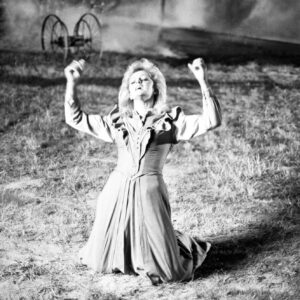 Bonnie Tyler Instagram - On this day in 1985, Holding Out for a Hero spent its 3rd week at number 2 on the UK @officialcharts Singles Chart.

📷: Michael Ochs