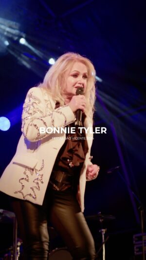 Bonnie Tyler Instagram - LADIES AND GENTLEMAN, BONNIE TYLEEER ❤️