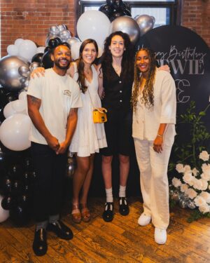 Breanna Stewart Instagram - Love Yours
 
 
📷 @branndannart