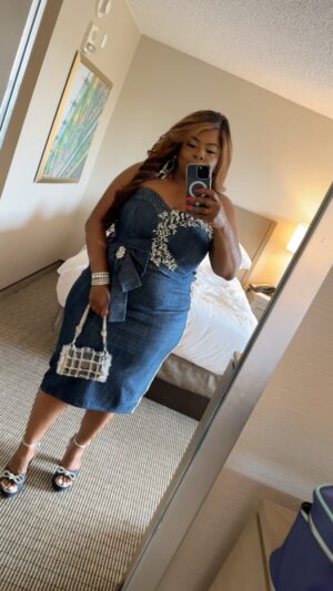 Brely Evans Instagram - Sooooo excited about being honored AGAIN! It’s also crazy to say it out loud!! But MY GOD IS NOT PLAYING ABOUT Dr. Brely! I’m screaming thank you to @sheritaofficial @powerbrandexpo LOVE YOU FOREVER ❤️
Glam Team;
Wardrobe: @theoneandonlykyvon13 
Hair: @icandy_braids 
Makeup: @excellence.noir 
Vibe: @vendettasbox @savvygirlconsulting