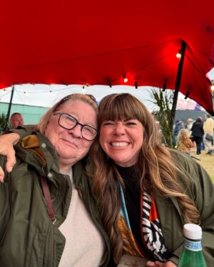 Briony May Williams Instagram - Oh @carfestevent you absolute beauty!!! ❤️ New friends, old friends, Carfest family…it was pure joy as always 💕

This is the second year I’ve hosted the Chef’s Stage, sponsored by the awesome @cuisinart_europe, and it really is an honour to be surrounded by such incredible chefs. I learnt so much and had the best time. There are too many wonderful moments to mention and I was enjoying myself so much I didn’t take pics of everyone but thank you to each and every amazing chef who joined me on the stage 💕

An extra special HUGE thank you to the amazing team behind the scenes, none of it is possible without them, they work so hard!! You are all angels Victoria, Cora, Angela, Natalie, Ben, Pamela, Tara, Lynn and Jo ❤️

And of course @tvsandyclarke you’re a blooming legend for organising such a sensational Food Fest, it blows my mind how you manage it all! Thank you for having faith in me to look after the Chef’s Stage for you 💕

Thank you to all the Carfesters who came to see us, you really are the best audience!!! ⭐️

#carfest #foodfest