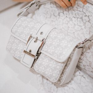 Brisia Jodie Instagram - Elevate my look with must-have Colby bag by @michaelkors 

@michaelkors @valiram
#MKNewArrival #MichaelKorsID #Valiram
#ColbybyKors #LulubyKors