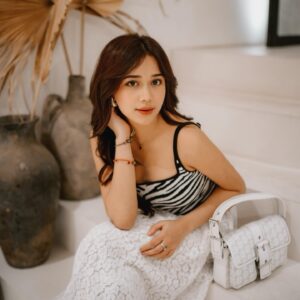 Brisia Jodie Instagram - Elevate my look with must-have Colby bag by @michaelkors 

@michaelkors @valiram
#MKNewArrival #MichaelKorsID #Valiram
#ColbybyKors #LulubyKors