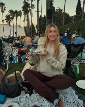 Brooke Elizabeth Butler Instagram - friend group or dating 🫂