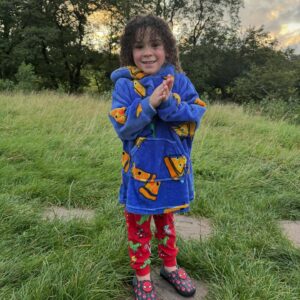 Brooke Vincent Instagram - Memories made✨a tradition started ❤️✨ one of those trips that you know will be a huge part of our children’s memories together✨ So lucky to be in the thick of the chaos with our family. Lots of food, mismatched clothes & forever a million laughs! Until next time @nantseren ❤️⛺️