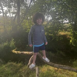 Brooke Vincent Instagram - Memories made✨a tradition started ❤️✨ one of those trips that you know will be a huge part of our children’s memories together✨ So lucky to be in the thick of the chaos with our family. Lots of food, mismatched clothes & forever a million laughs! Until next time @nantseren ❤️⛺️