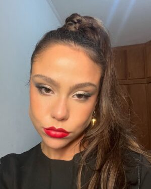 Bruna Carvalho Instagram - É ref de make que vcs querem? É ref que vcs vão ter!!!!