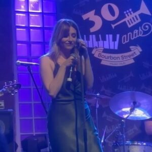 Bruna Guerin Instagram - Do show de quarta. Ainda reverberando. ✨

Obrigada, parceiros.
@guicicarelli , @alexandre_acarvalho , @anderson__costa , @albertoserrentino .

Fotos de @marcobrionesphotography 

#bourbonstreet #bluesrock #soul #band #musica #show #saopaulo #cultura #singer #cantora #atriz