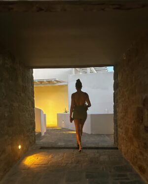 Burcu Özberk Instagram - Mykonos🤍