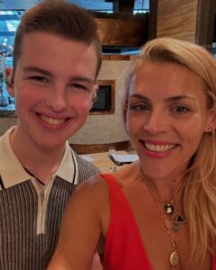 Actress Busy Philipps HD Instagram Photos and Wallpapers September 2024