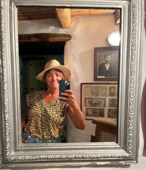 Camila Raznovich Instagram - Bites of Paros #summer24 #buildingmemories❤️ #vibes #greece