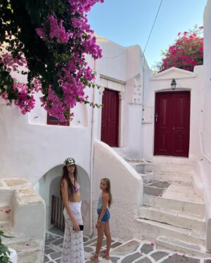 Camila Raznovich Instagram - Discovering Marpissa… #paros #summer2024 #marpissa #greece #familytime