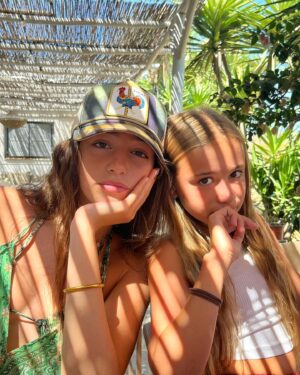 Camila Raznovich Instagram - Bites of Antiparos …until the very end  #summer2024 #greece #cyclades #vibes #buildingmemories❤️