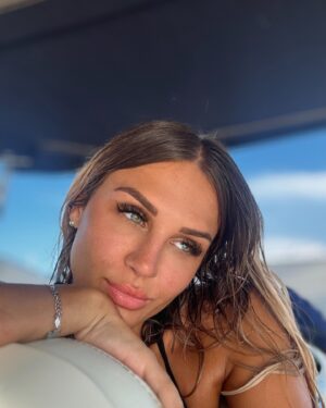 Camille Froment Instagram - 👀🌅💛 #sunsetlover