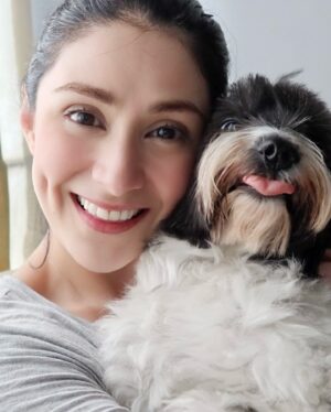 Carla Abellana Instagram - I am Carla Abellana and i am a PROUD Aspin lover, advocate, adopter, fosterer and furmom. 🙋🏻‍♀️

This is my very own silly girl, Fly. 🐶 @pawsphilippines rescued her and her brother, Wing, a few years ago and I immediately adopted the two of them. Sadly, Wing passed away just a few months after.

Fly Fly may look like she has a particular breed (she can be mistaken for a shih tzu, actually), but she and i are proud to say she is an Aspin, or an Aspin-mix. Regardless, dog breeds do not matter to us. Because for us, all dogs are one and the same. ❤️

By the way, Fly is looking forward to joining President @pandaongpaucoescudero ‘s Aspin Society Elite! 🥰

P.S. Dear establishments, please do not advertise as “pet friendly” if in fact you are breed-particular. Thank you.