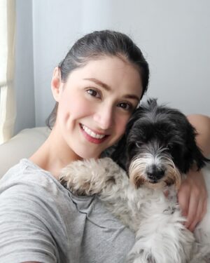 Carla Abellana Instagram - I am Carla Abellana and i am a PROUD Aspin lover, advocate, adopter, fosterer and furmom. 🙋🏻‍♀️

This is my very own silly girl, Fly. 🐶 @pawsphilippines rescued her and her brother, Wing, a few years ago and I immediately adopted the two of them. Sadly, Wing passed away just a few months after.

Fly Fly may look like she has a particular breed (she can be mistaken for a shih tzu, actually), but she and i are proud to say she is an Aspin, or an Aspin-mix. Regardless, dog breeds do not matter to us. Because for us, all dogs are one and the same. ❤️

By the way, Fly is looking forward to joining President @pandaongpaucoescudero ‘s Aspin Society Elite! 🥰

P.S. Dear establishments, please do not advertise as “pet friendly” if in fact you are breed-particular. Thank you.