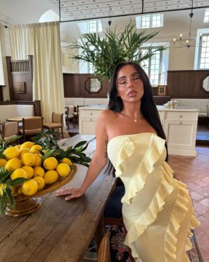 Carla Talon Instagram - Lemon 🍋 @fashionnova