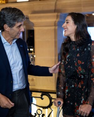 Carolina Marín Instagram - Anoche celebramos la inauguración del @espaciomovistar en el Edificio Telefónica y no nos lo perdimos ninguno 💙 Qué equipazo y qué familia @movistar_es 🫶