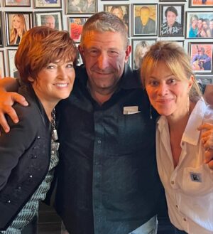 Carolyn Hennesy Instagram - Jersey you are the best!  Thank you for coming out and spending your Sunday  with Nancy and Carolyn 💕💕. Next up is their Private Dinner Event in NYC tomorrow!  We can’t wait to see you! 

It’s not too late to get tickets - go to unclevinniescomedyclub.com