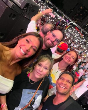Catherine Fulop Instagram - Gran convocatoria por la defensa de la verdad en #Venezuela. Gracias a todos los asistentes, Miami te botaste. Los quiero.