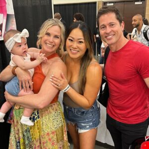 Catherine Sutherland Instagram - Family 💕
Such a joy to meet baby Faunt ,beautiful Meiomi💗
Day 2 of @officialpowermorphicon 

#catherinesutherland #PinkRanger #Onceandalways #KatherineHillard #Mightymorphinpowerrangers #zeo #Turbo #PinkRangerPower #Pterodactyl #cranezord #powerrangersplayback