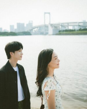 Cecilia Choi Instagram - #摺痕 MV 你 🏚️ 了嗎？💔

謝謝 @qiufengze 跟 @magg34leung 
謝謝你們找我一起玩
跟你們工作很開心🩵🗼
All we have is NOW!!